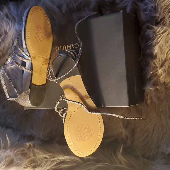 Size 7 rose gold snake flat strappy gladiator sandals. - Picture 3 of 6